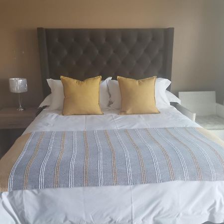 Village Kulture - Guest House ルステンブルク エクステリア 写真